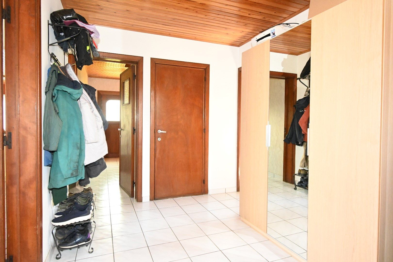 Rustig gelegen alleenstaande woning met tuin foto 4