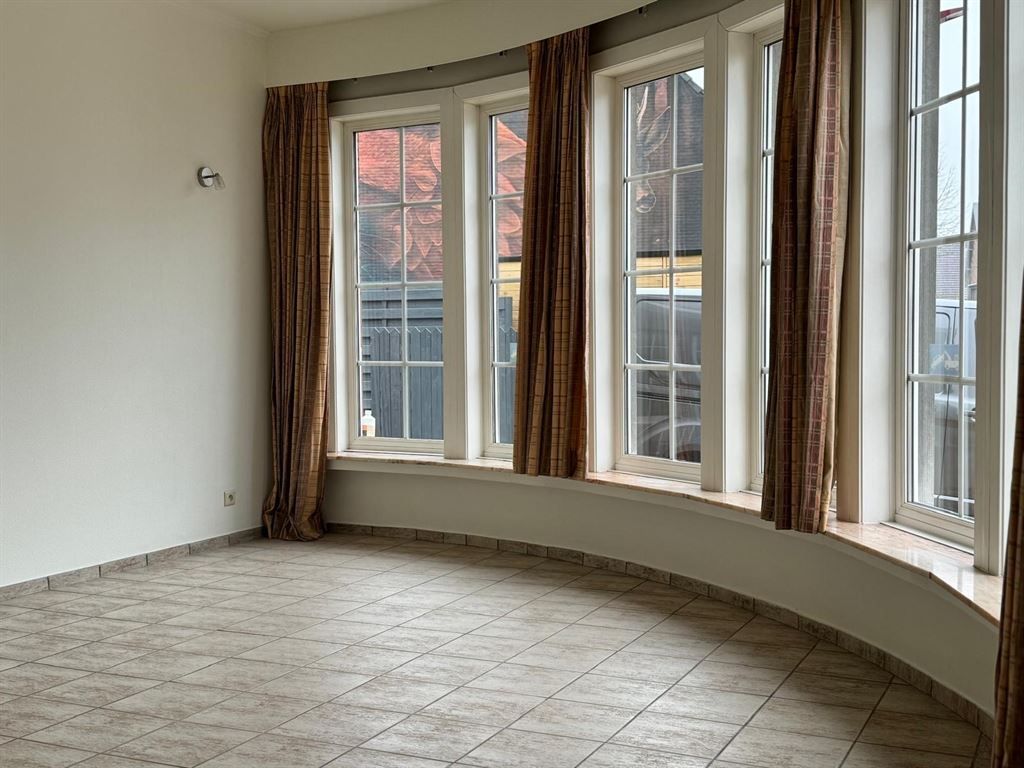 Half-vrijstaande woning met 3 slaapkamers foto 10