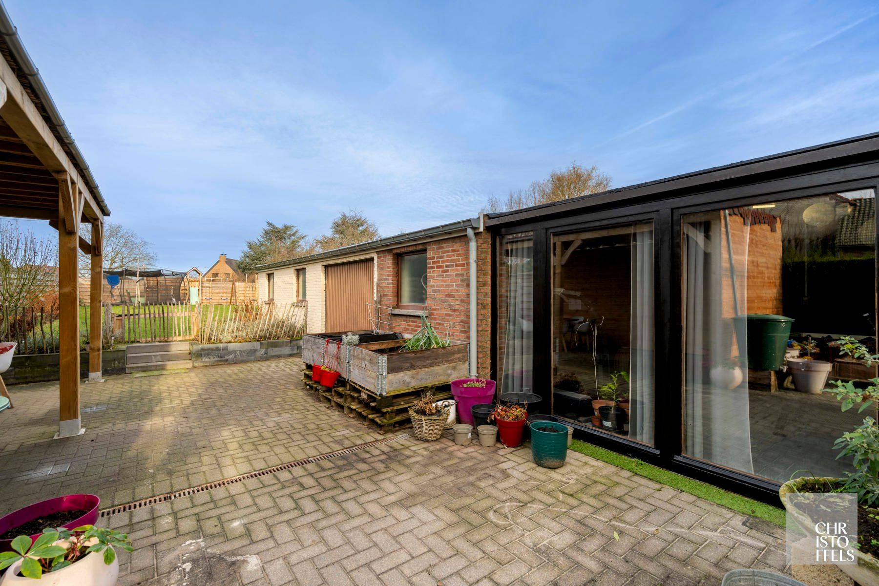 Instapklare woning (279m²) in groene omgeving te Kesselt-Lanaken! foto 10