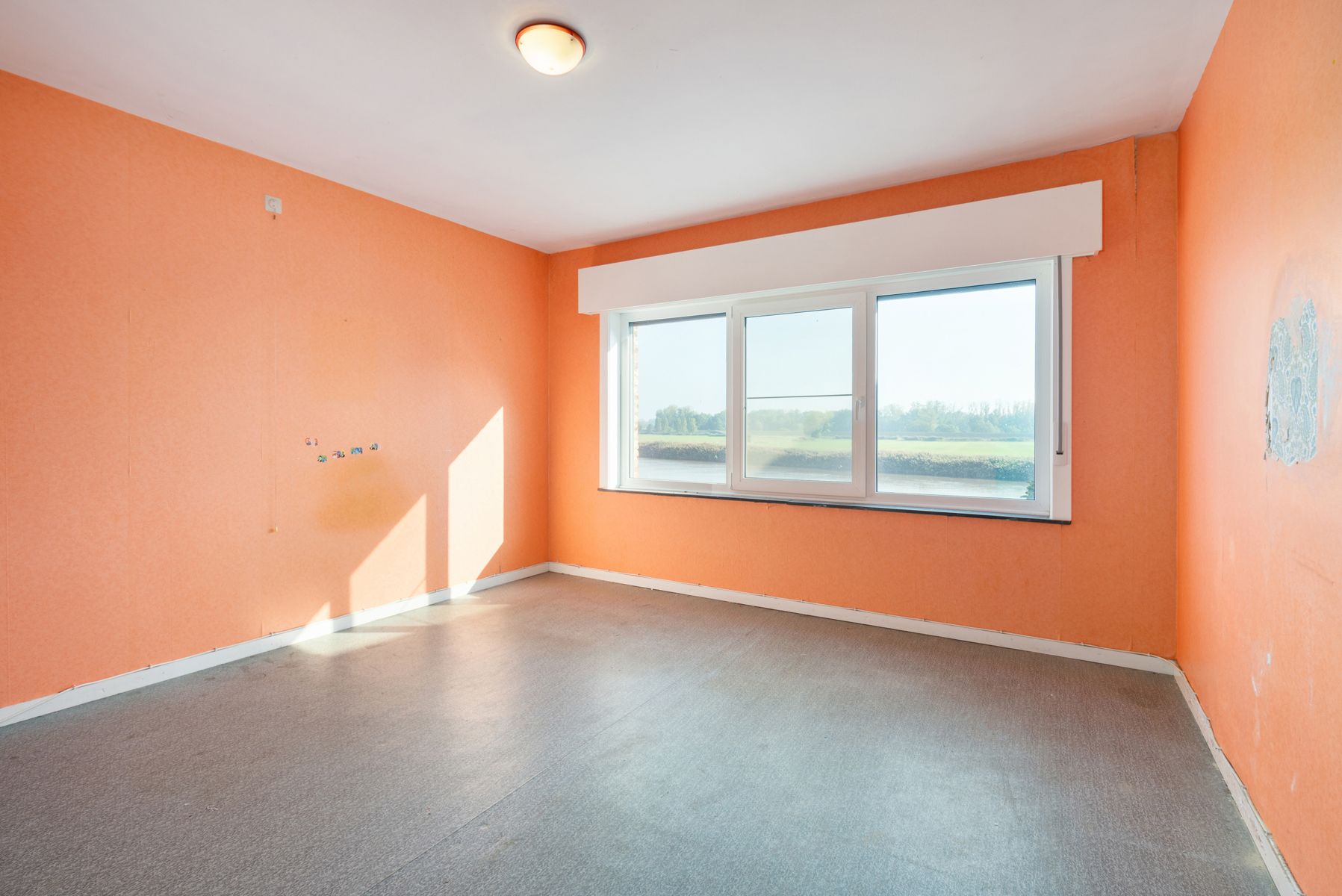 Te renoveren woning aan de scheldepromenade foto 8