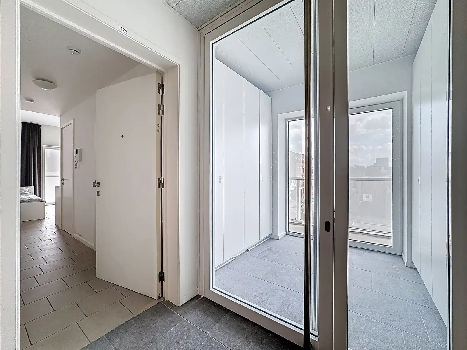 Studentenkamer met terras en parking. foto 8