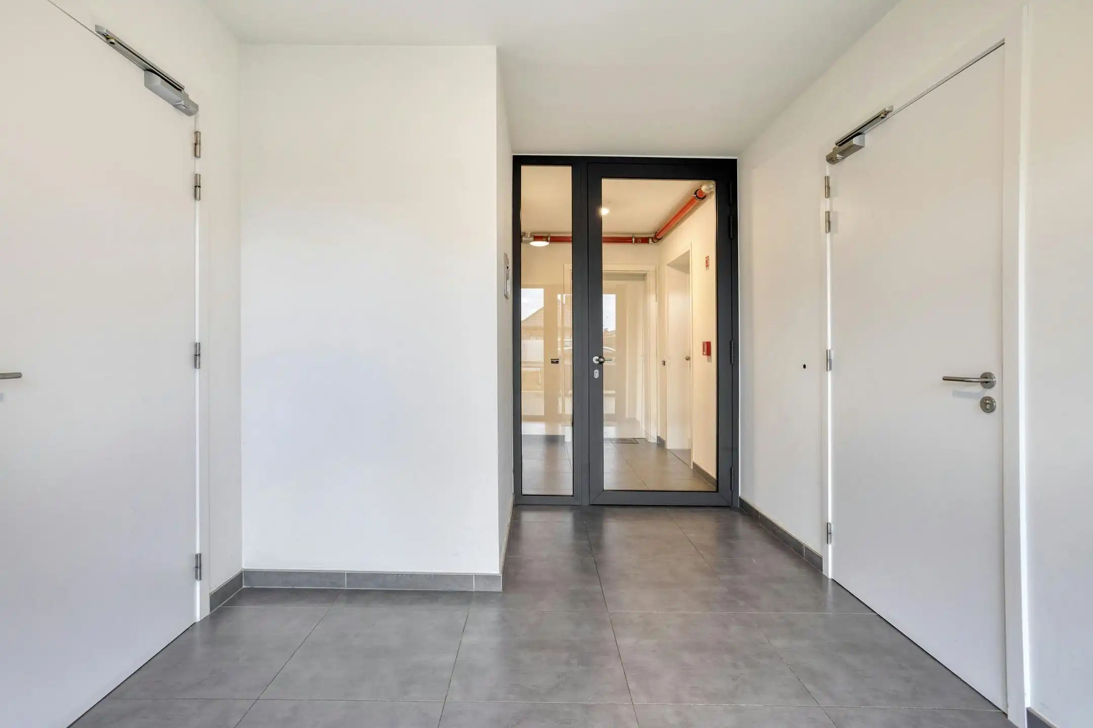 Appartement met 3 slaapkamers, garage en autostaanplaats te koop in Waarschoot foto 27