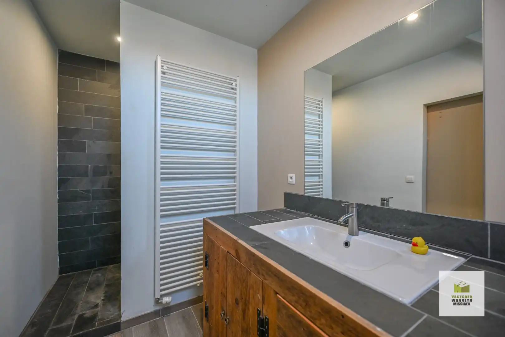 Instapklare woning met 3 slaapkamers en garage in centrum Wingene  foto 12