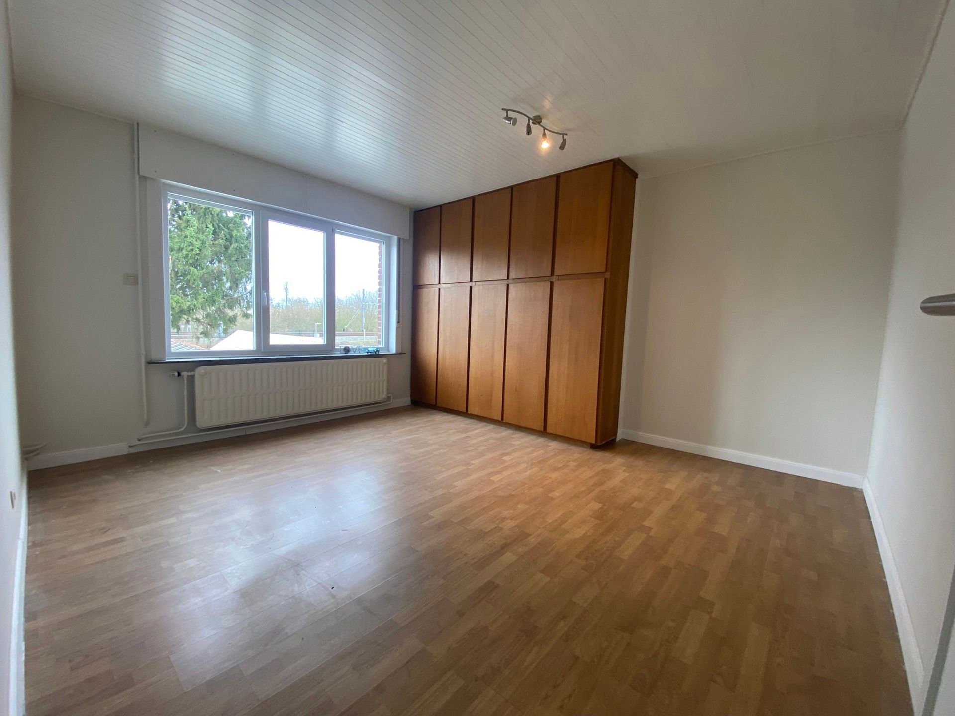 Ruime instapklare HOB met 4 slpks, tuin en garage foto 18