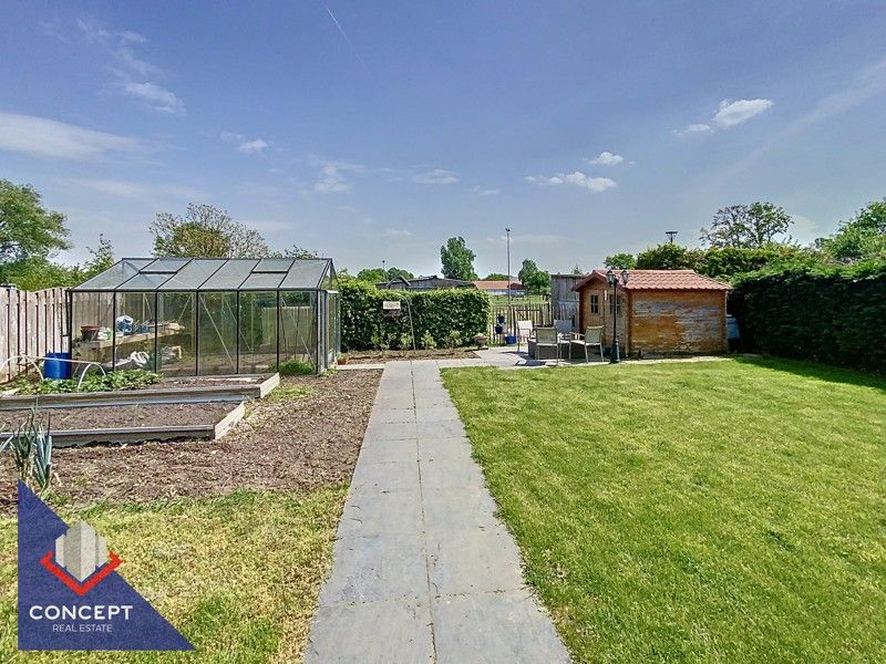 Instapklare woning met 3 slaapkamers met achterliggende paardenweides. foto 31