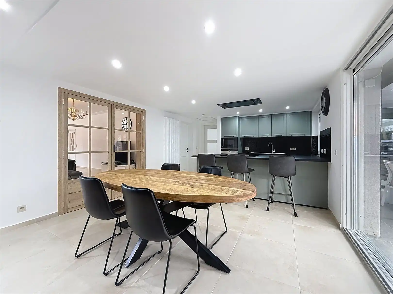 Ruime gerenoveerde woning, 5 slpks, 2 bdks, tuin, 11a 11ca  foto 41