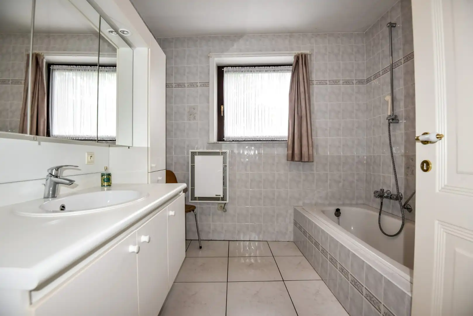 Ruim appartement met 2 slaapkamers en garage in het centrum van Maldegem foto 11