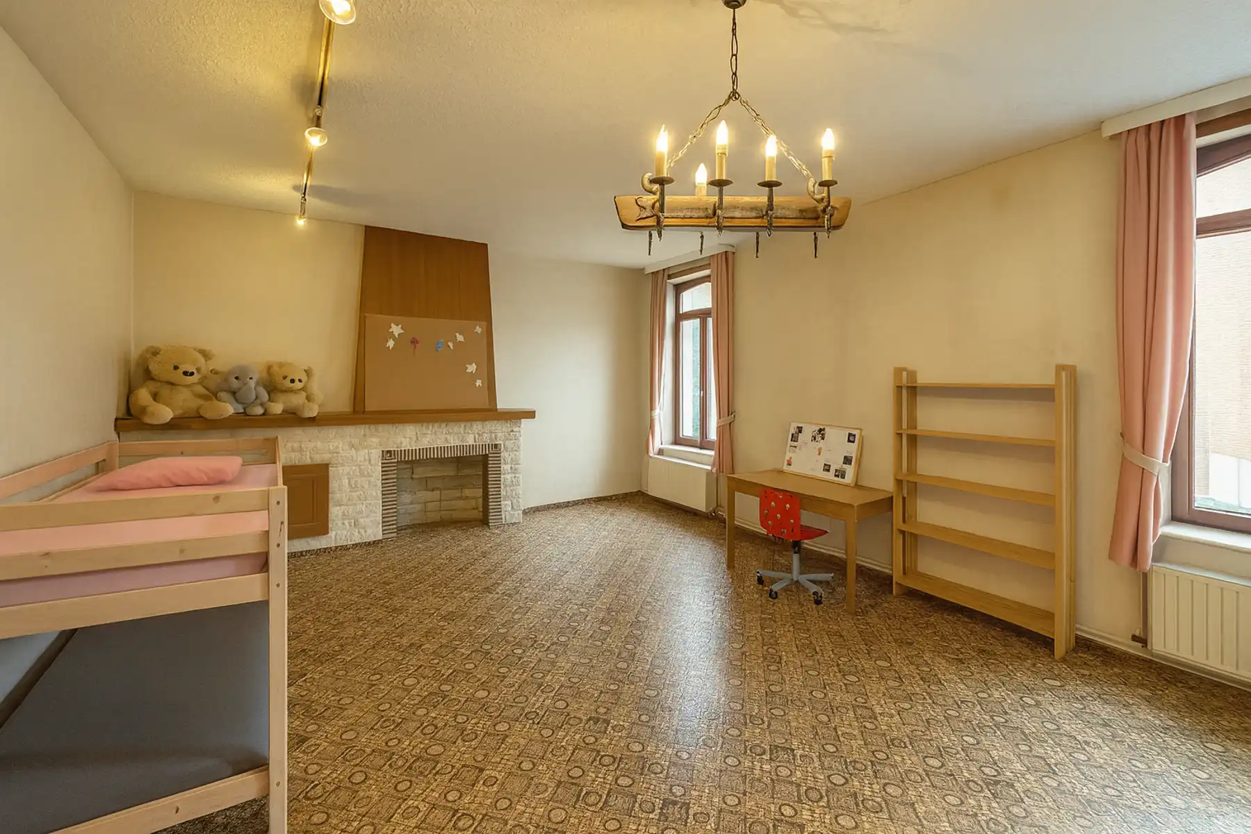 Woning met grond en garage foto 9