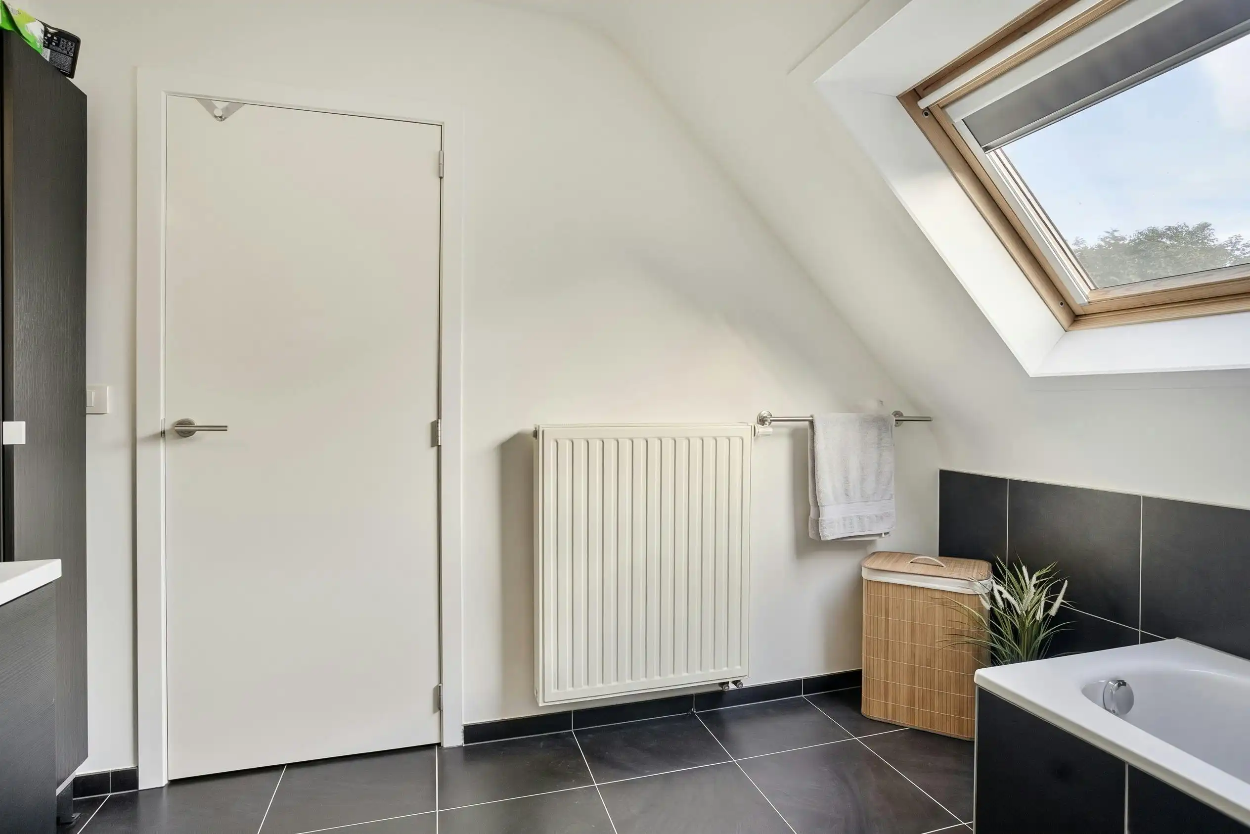 Instapklare woning met tuin en garage in Roeselare te koop foto 12