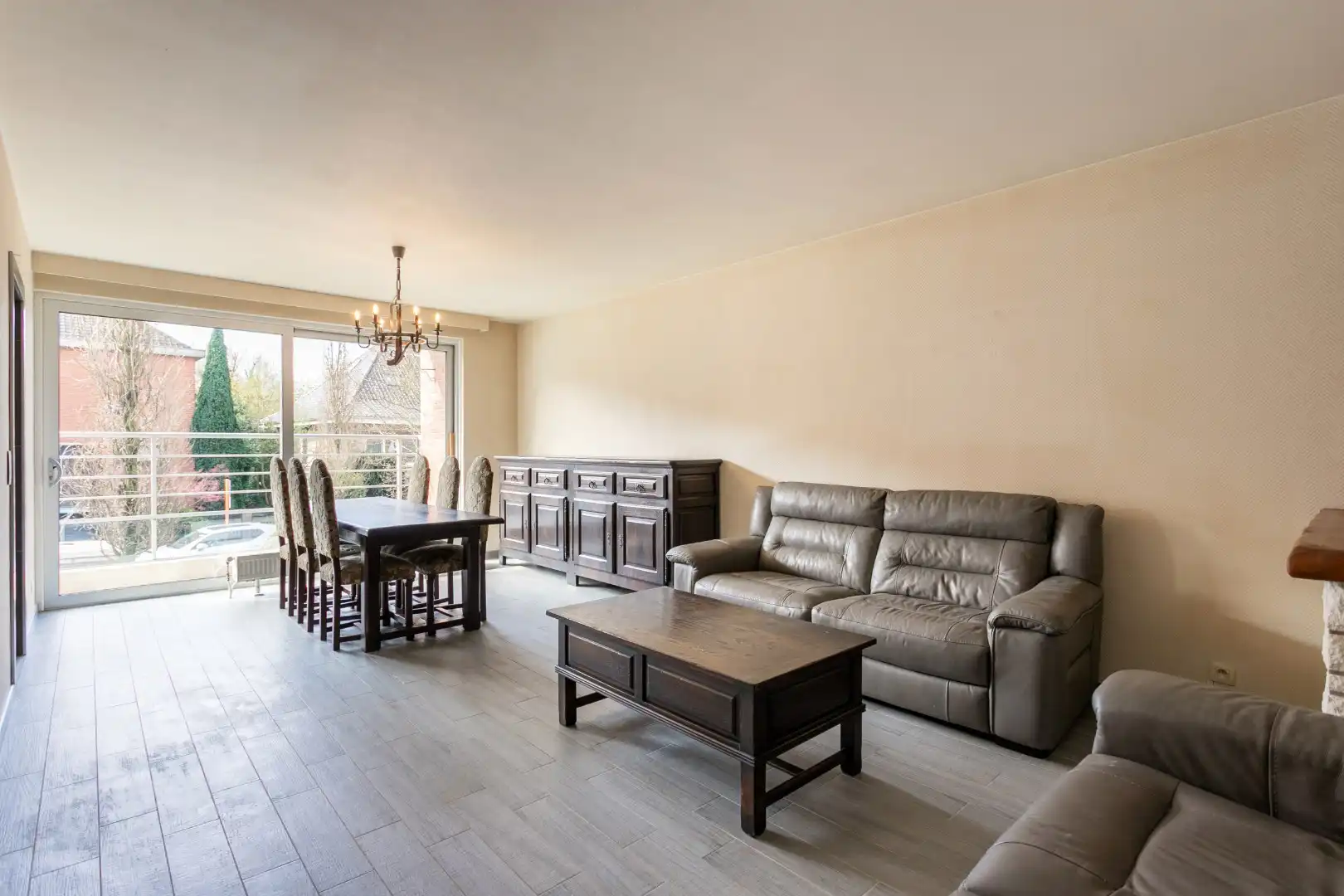 Gerenoveerd appartement met 2 slaapkamers, 2 terrassen en 2 garageboxen  foto 3