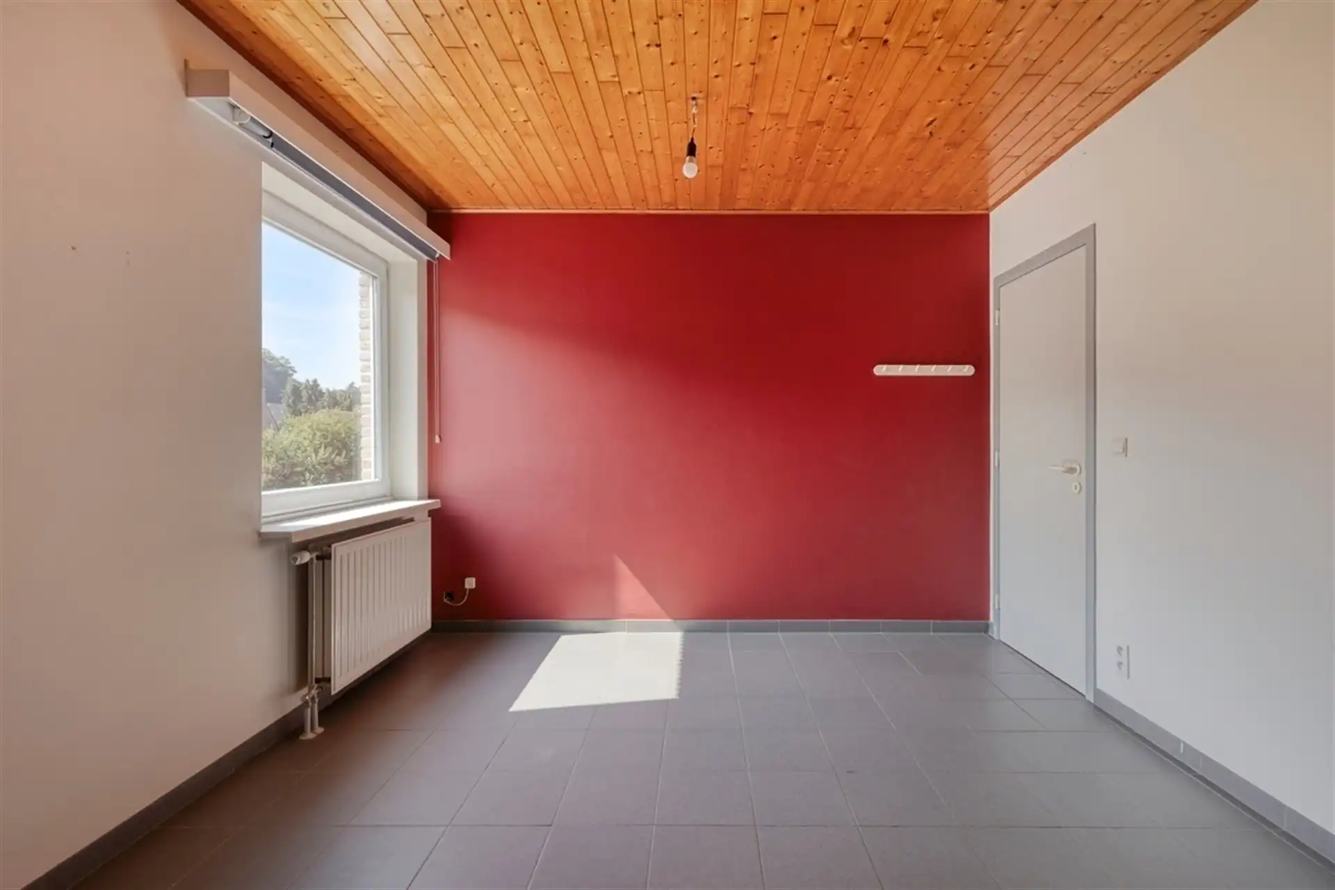 Recente en instapklare villa met 3/4 slaapkamers + bureau foto 19
