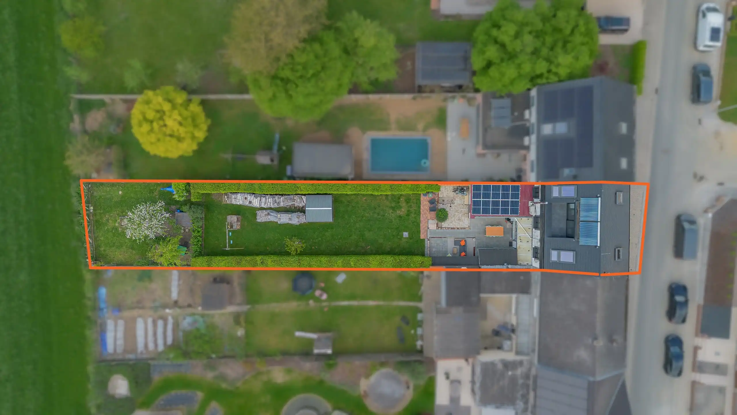 BURST - Ruime gezinswoning met 5 slaapkamers, garage en tuin foto 3
