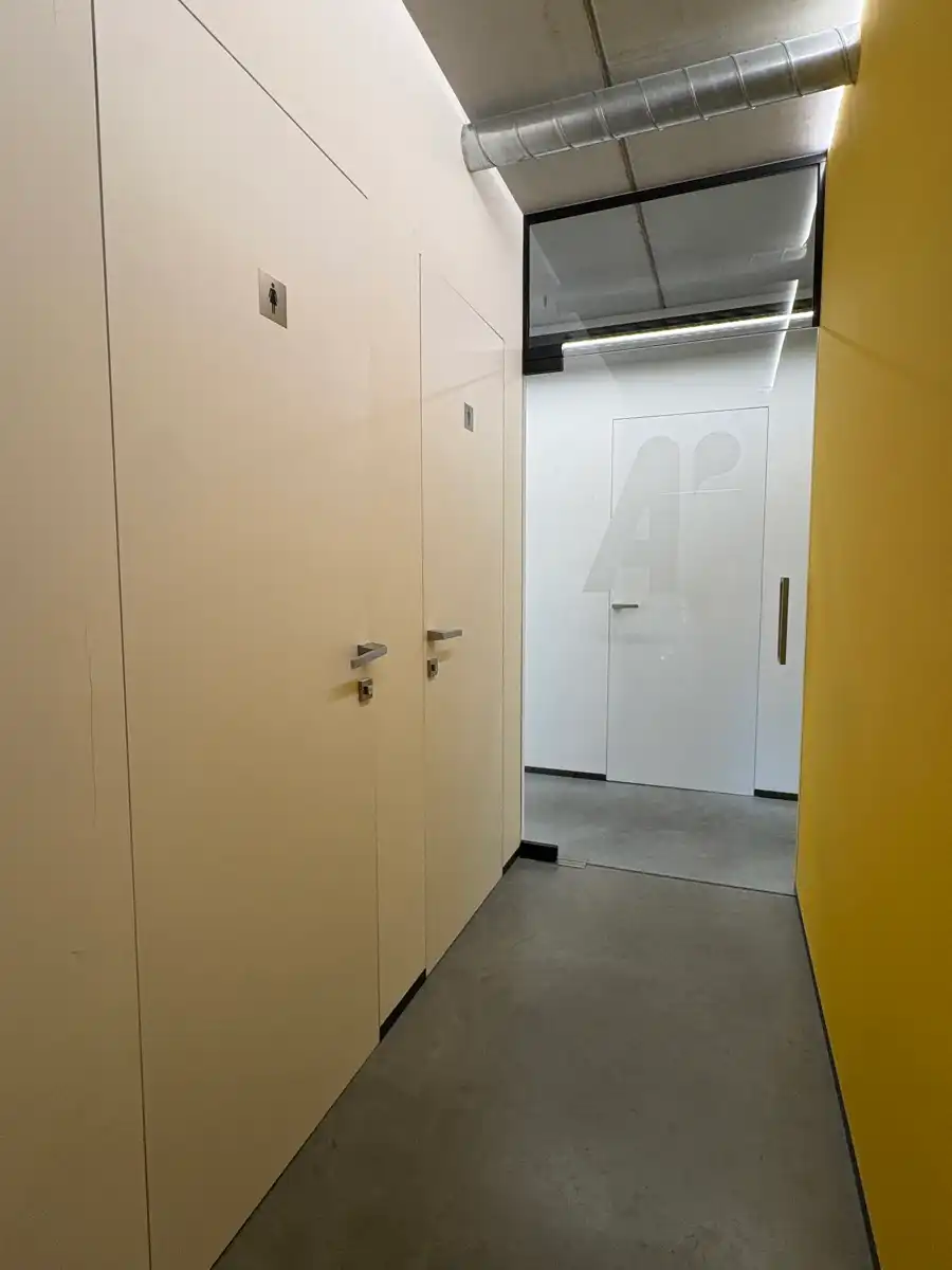 Modern kantoor /handelszaak foto 6