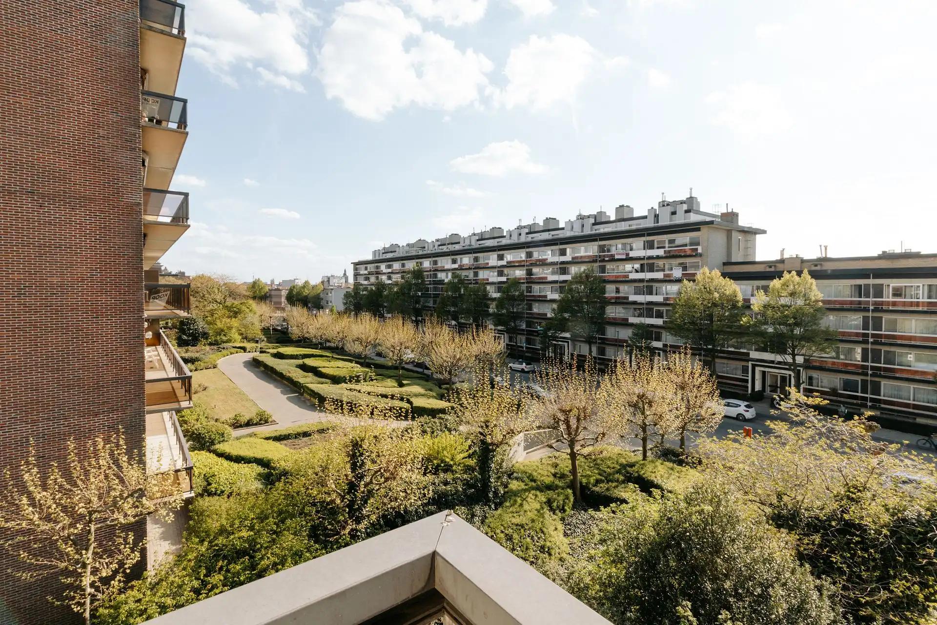 Twee slaapkamer appartement met inpandse autostaanplaats foto 18