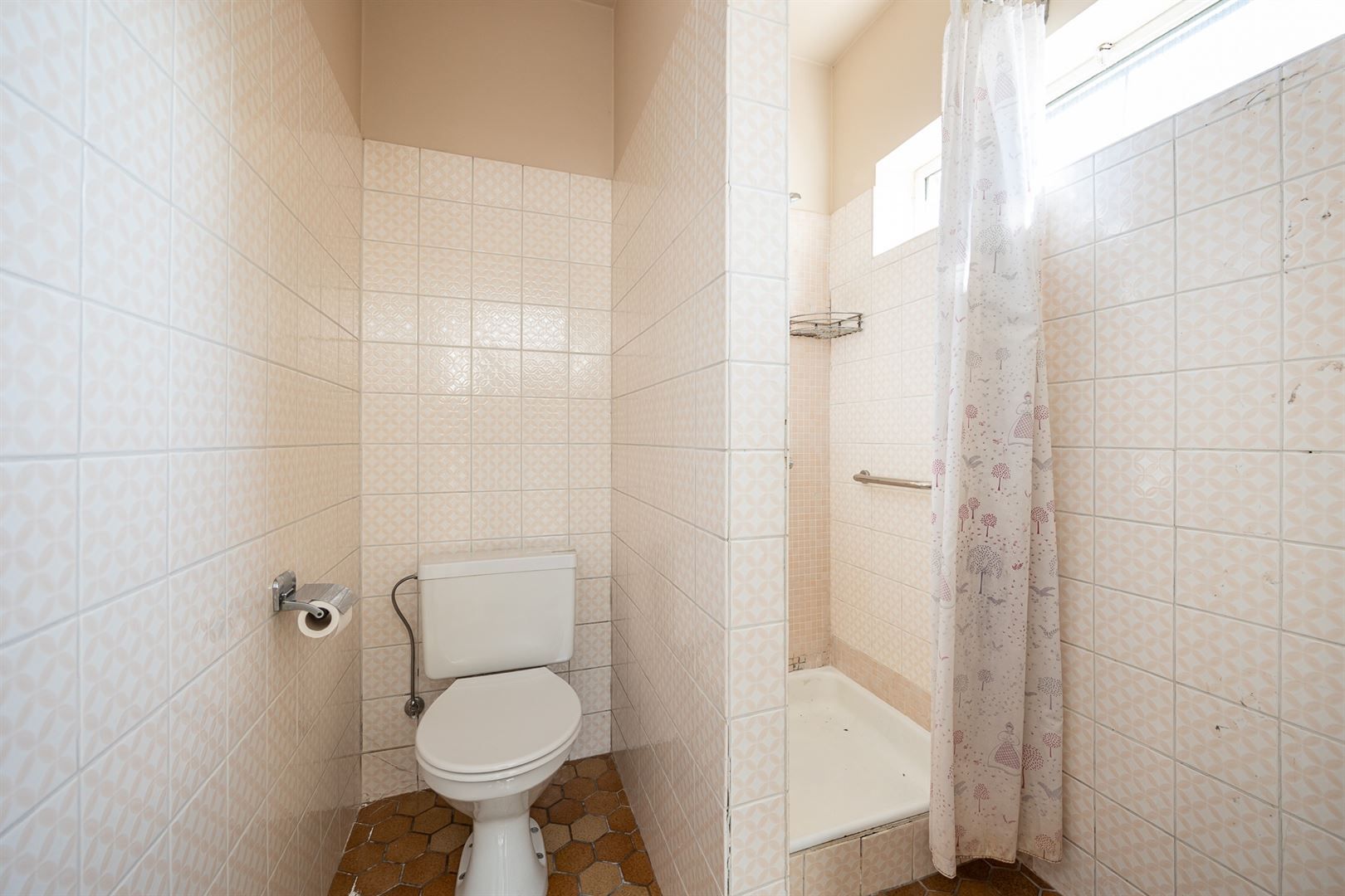 Te renoveren laagbouwvilla met Engelse tuin foto 19