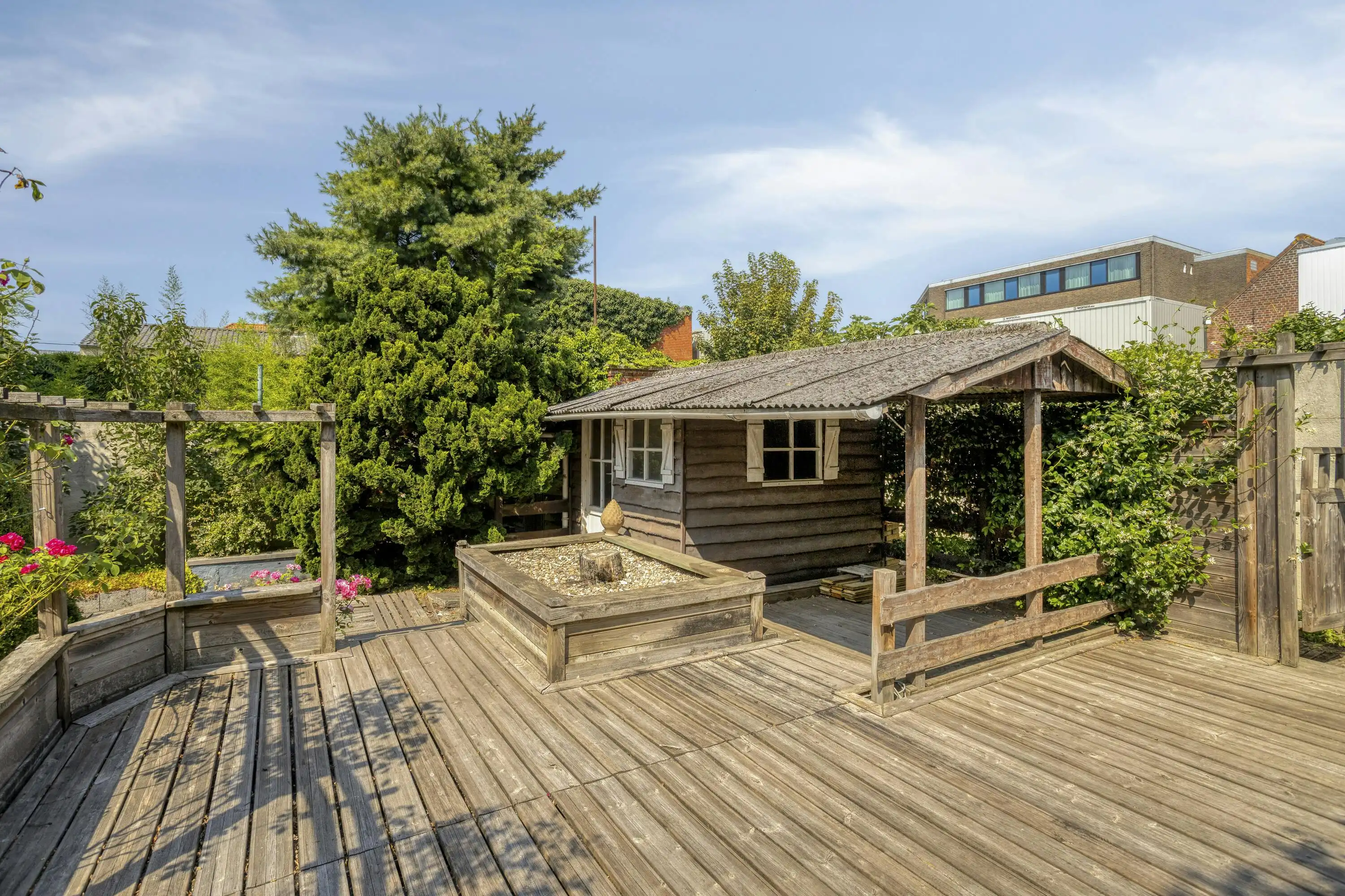 Solide huis met 4 slaapkamers, tuin, garage en kapel te koop foto 18