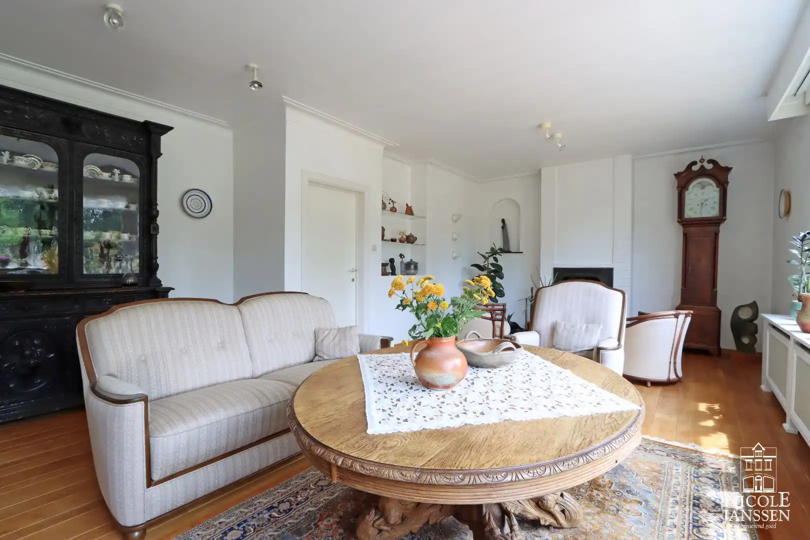 Verrassend ruime gezinswoning met prachtige diepe tuin foto 7