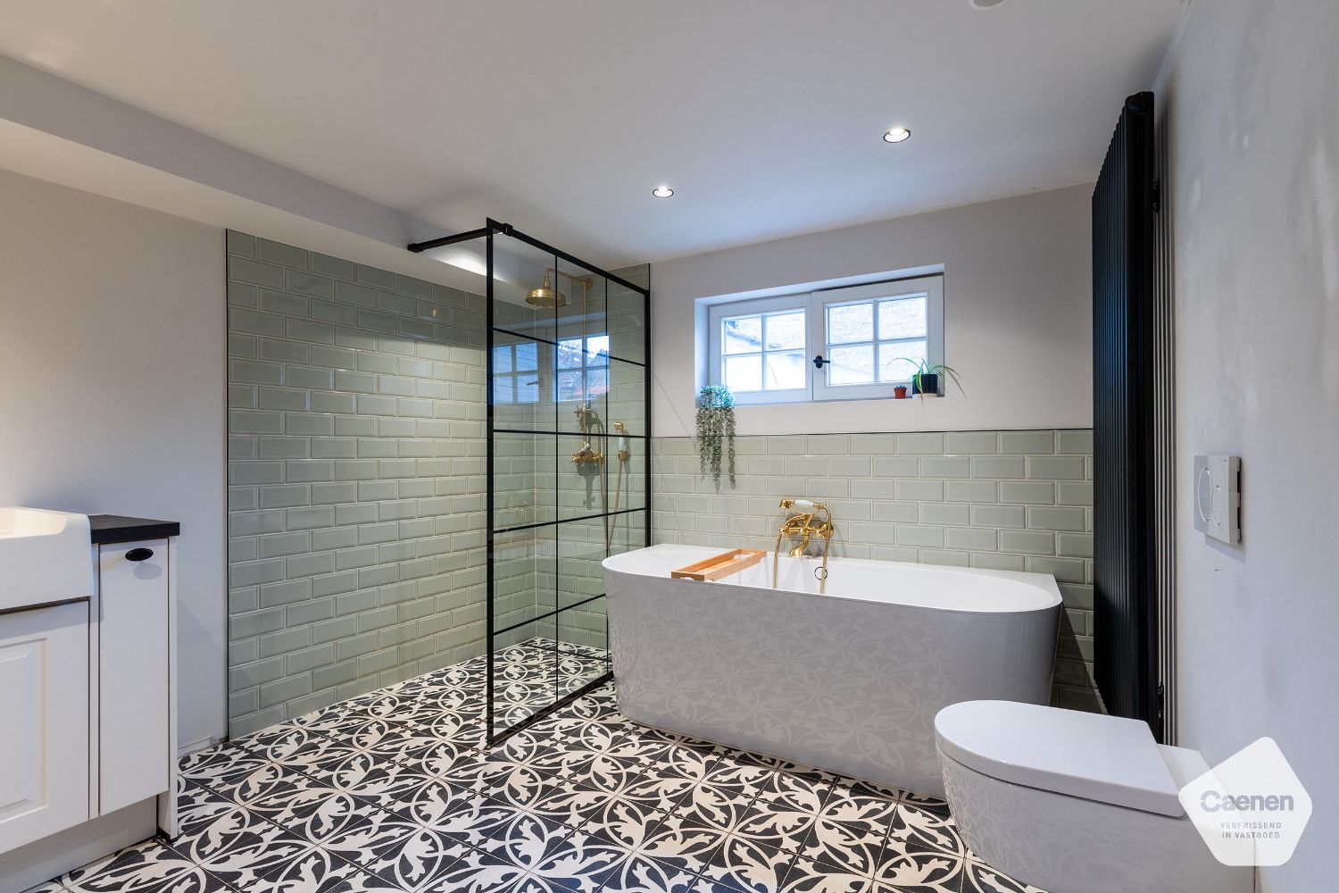 Lichtrijke en instapklare woning in het centrum van Brugge met PRAKTISCHE GARAGE & STADSTUIN en 2 SLAAPKAMERS foto 7