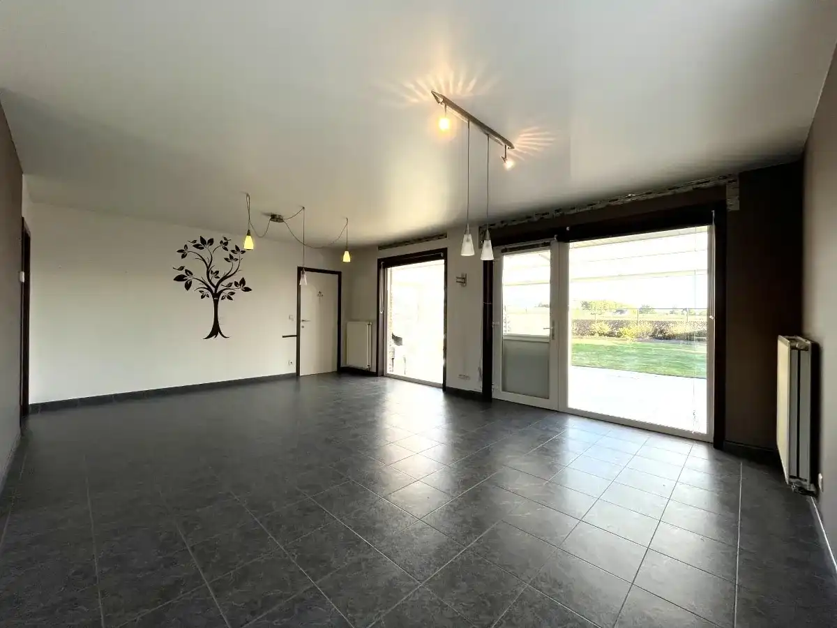 Oostnieuwkerke – Woning met 3 slaapkamers, tuin en carport foto 6