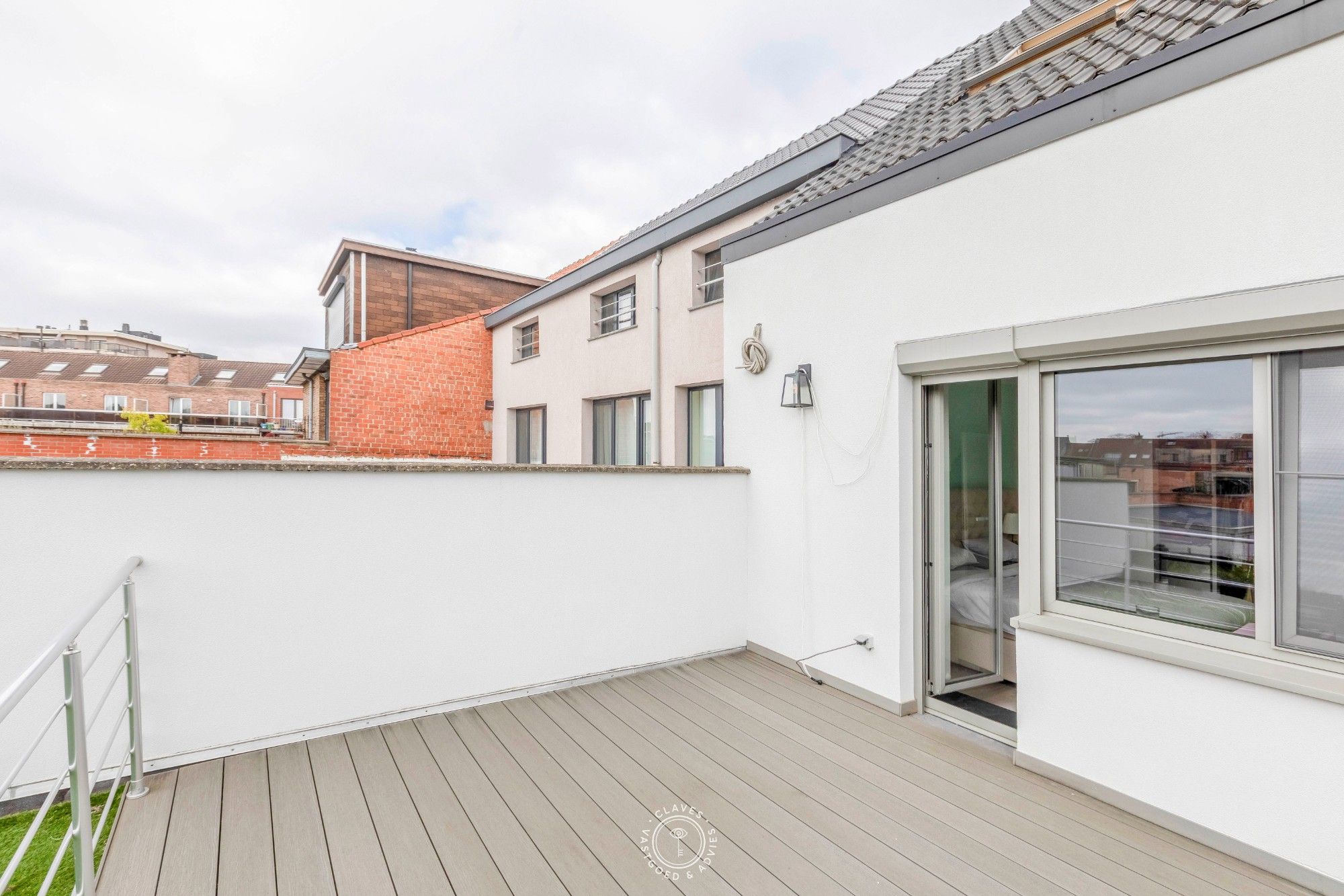 Unieke, ruime gezinswoning met 5 slaapkamers en 3 badkamers op topligging foto 17