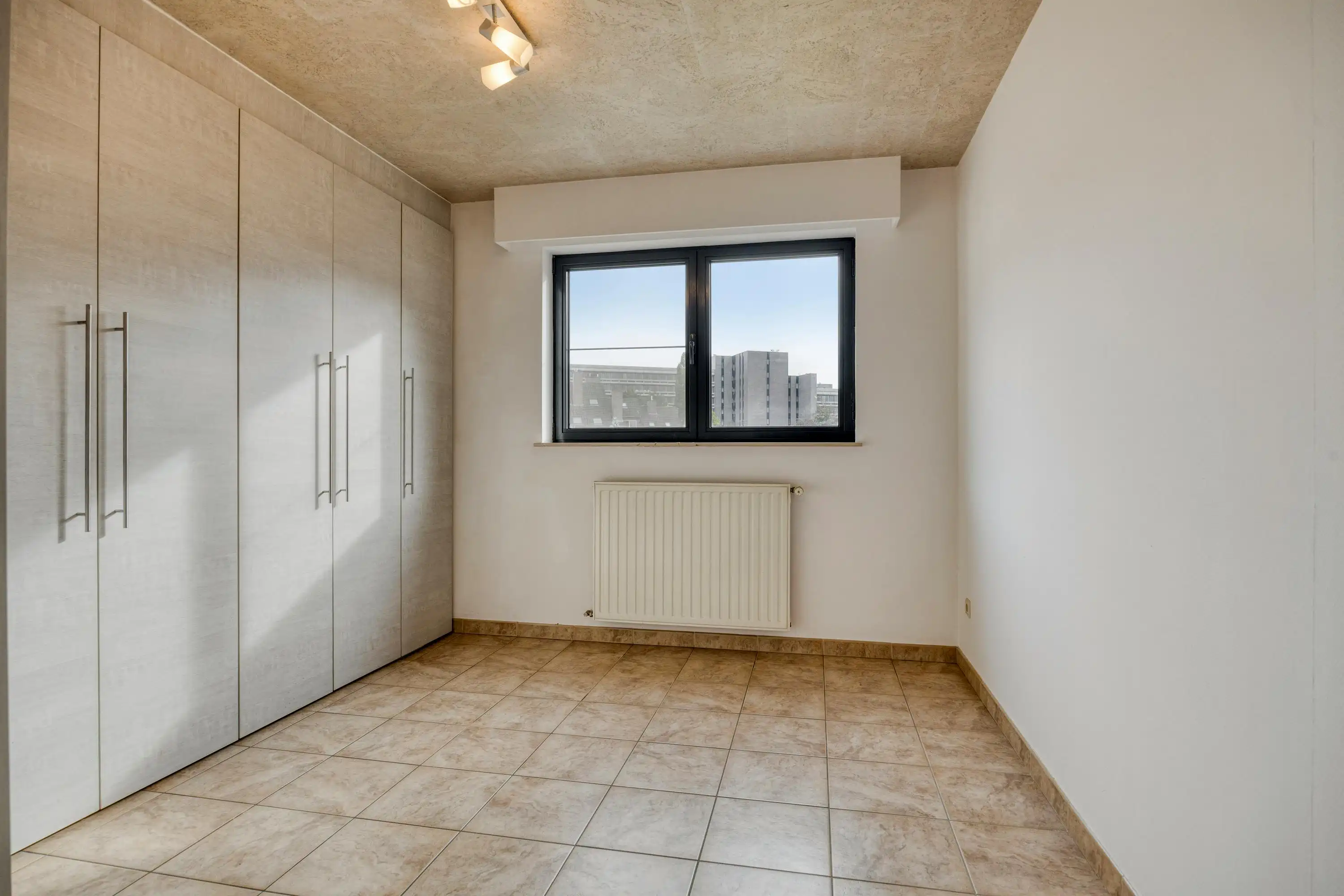 Ruim appartement op een rustige locatie nabij het centrum van Hasselt met garagebox foto 13