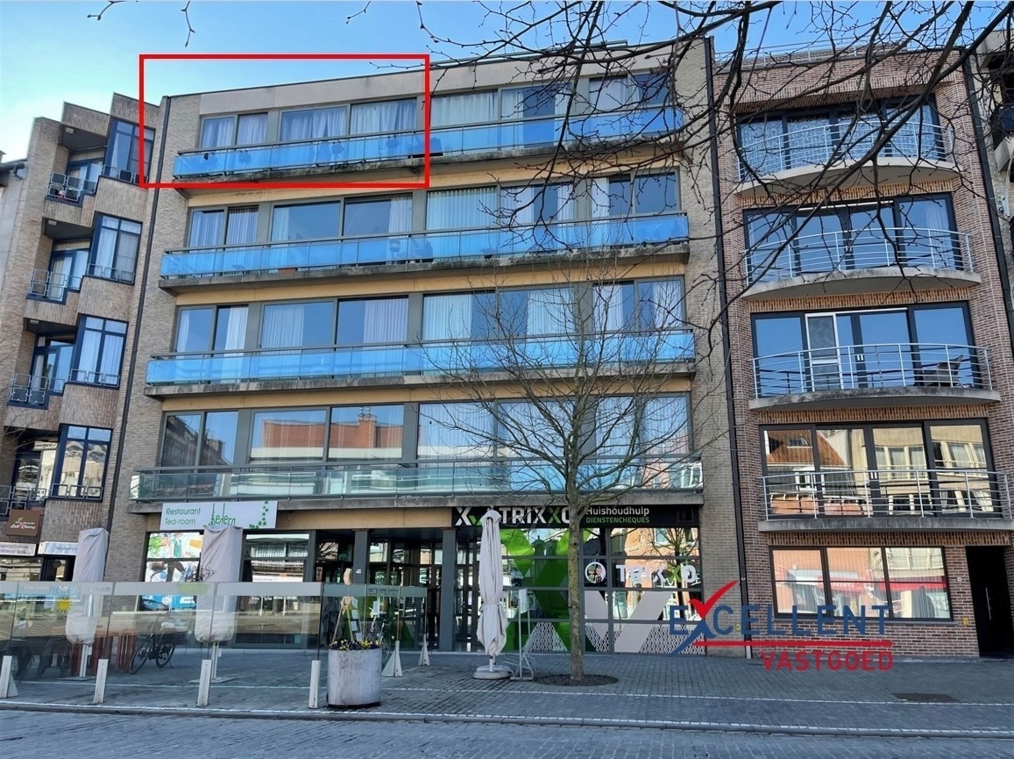 Zeer ruim 2-slaapkamer appartement te huur op de markt van Deinze! foto 11