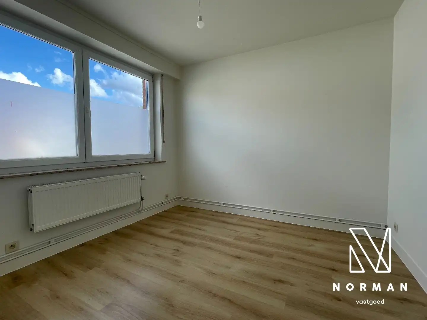 Instapklare, stijlvol gerenoveerde woning nabij het centrum van Kuurne foto 8
