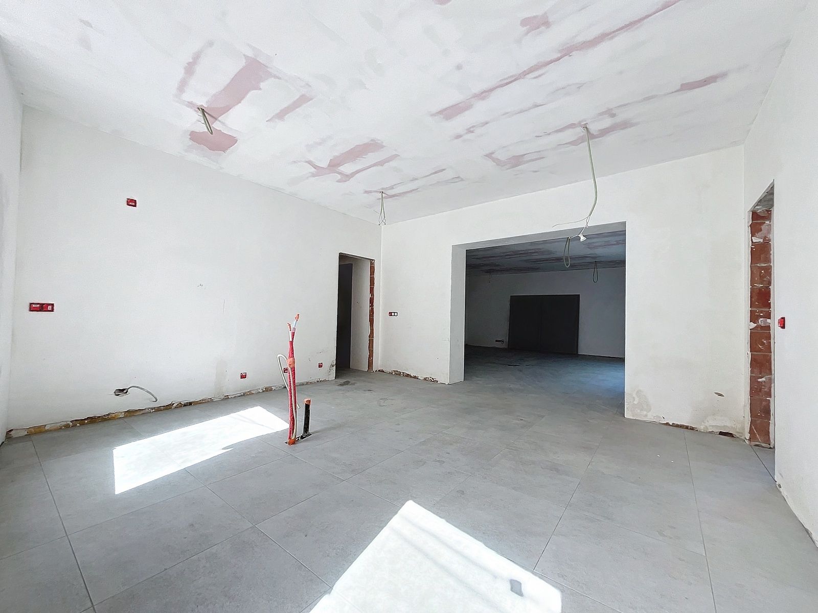 Gelijkvloers appartement met 2 slpks en terras nabij centrum foto 6