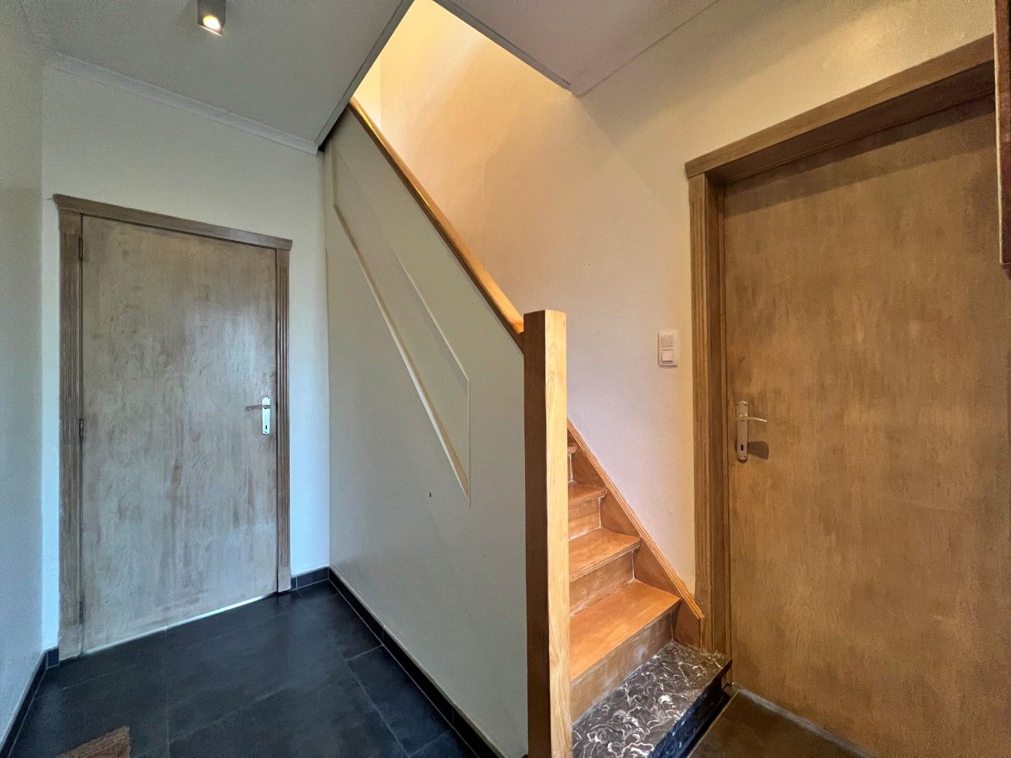 Halfopen woning op toplocatie in Landegem foto 2