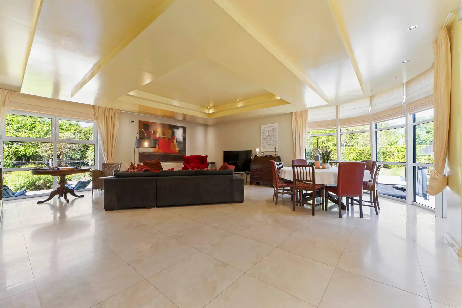 MODERNE VILLA MET 5 SLAAPKAMERS EN ONDERHOUDSVRIENDELIJKE TUIN foto 18