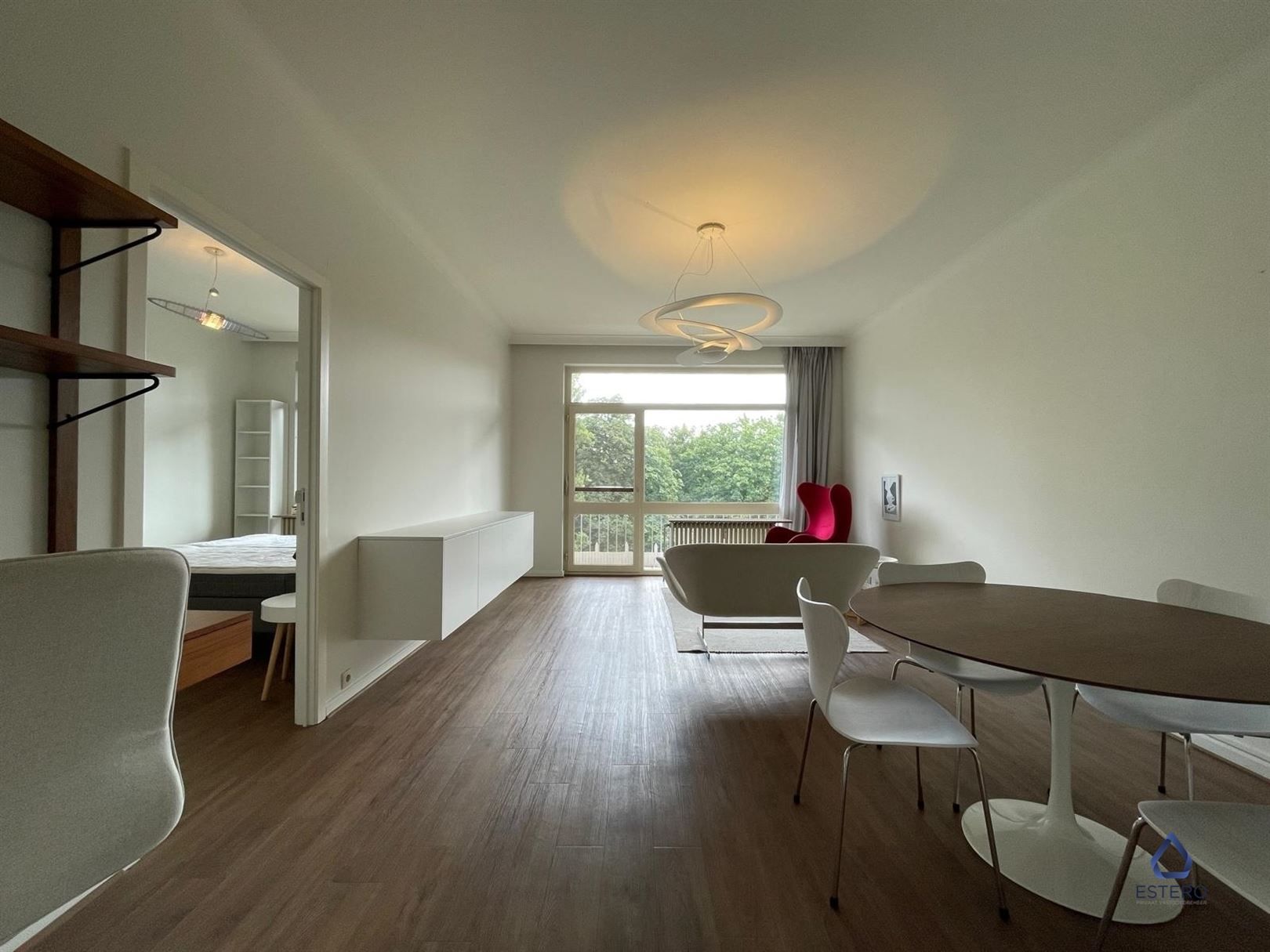 Stijlvol gemeubeld appartement op toplocatie foto {{pictureIndex}}