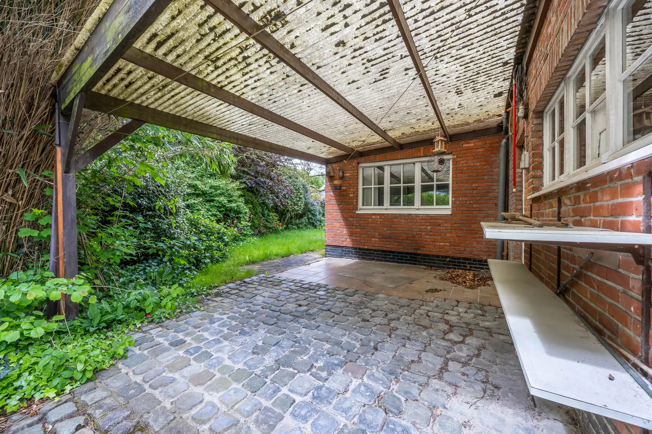  Te renoveren landhuis in groene wijk Hertebos foto 44