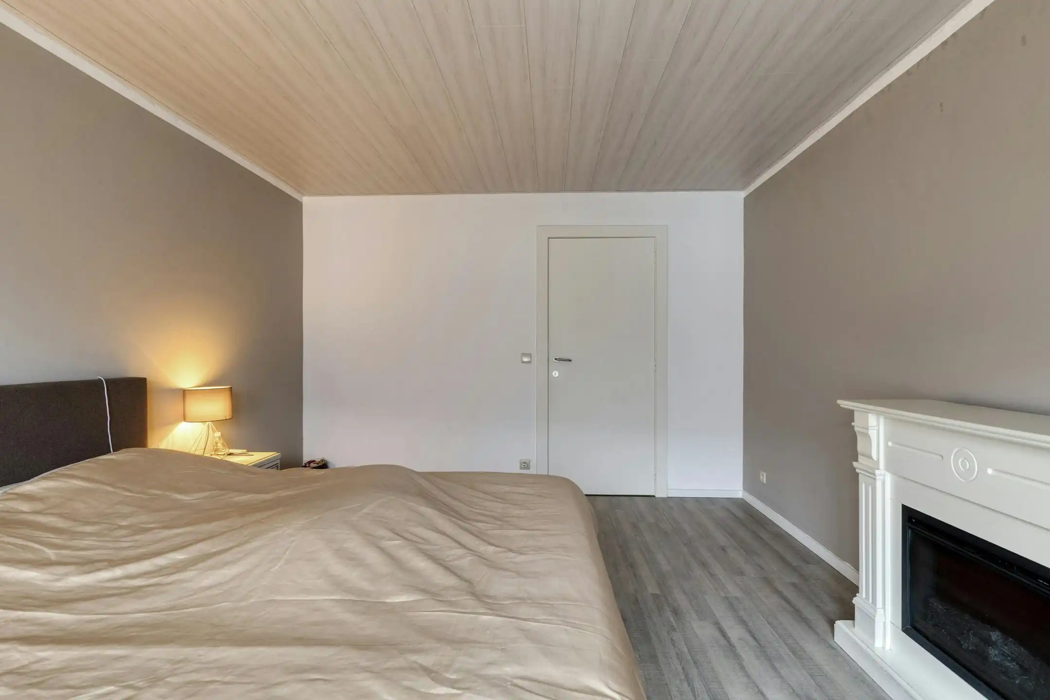 Appartement met drie slaapkamers en garage te koop! foto 13