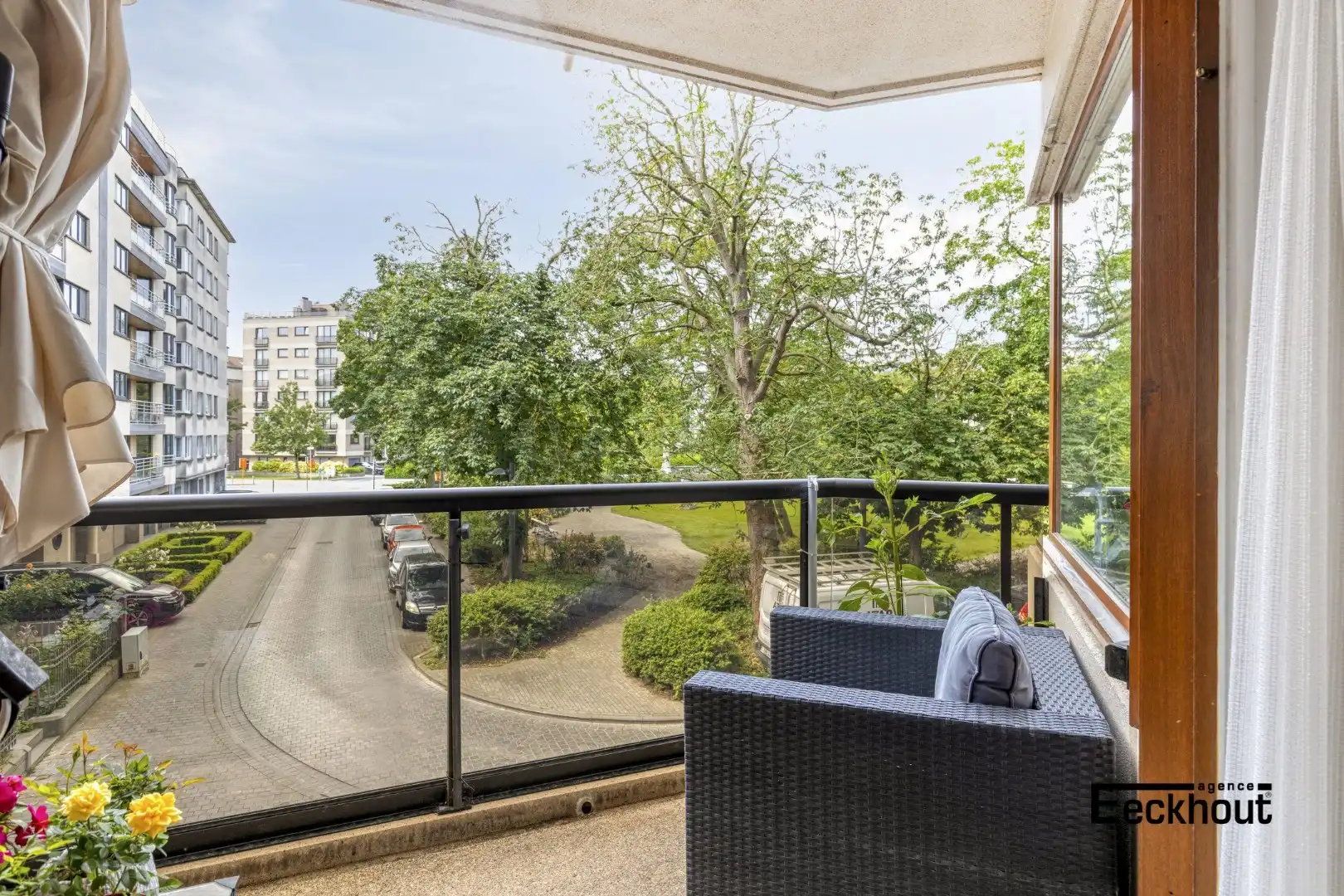 Ruim 3-slaapkamer appartement met zonneterras aan het Prinses Stefanieplein te Oostende foto 3