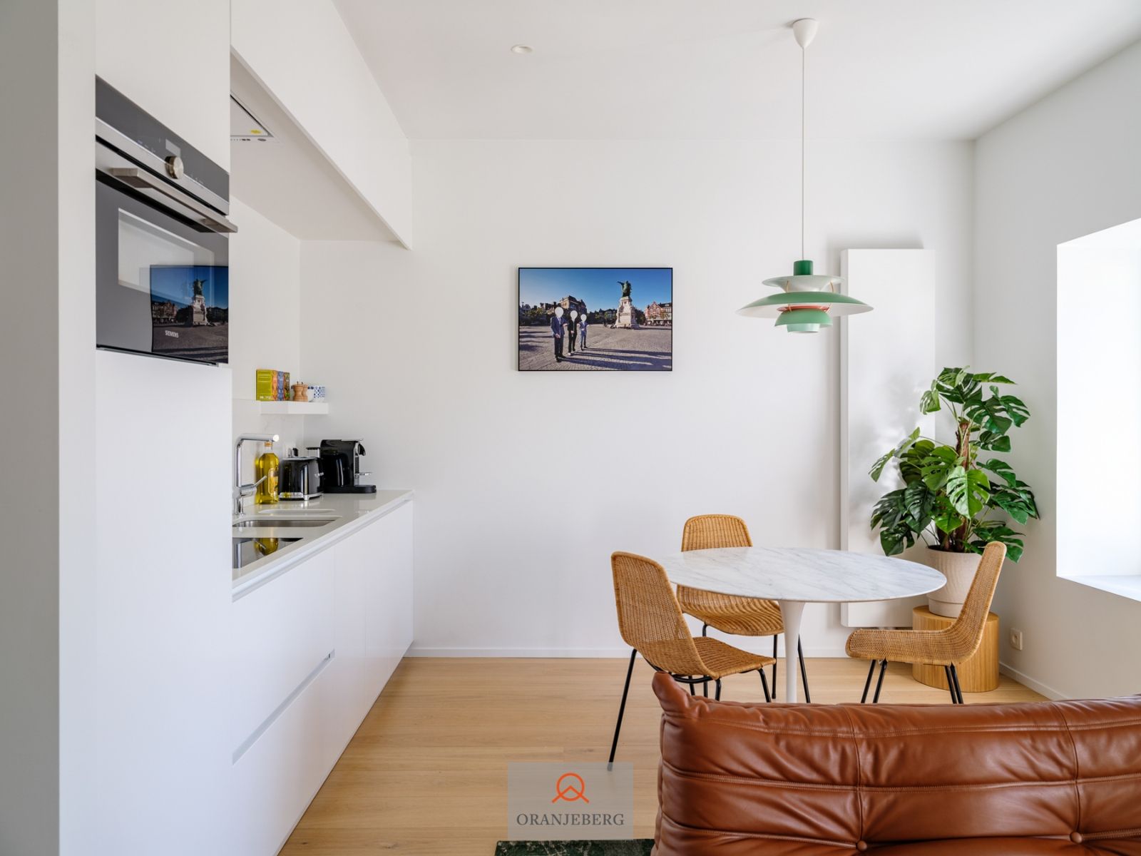 Prachtig gemeubeld appartement in hartje Gent- short period rental possible! foto {{pictureIndex}}