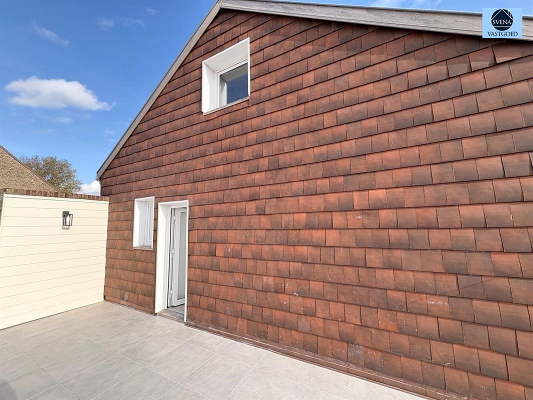 ZEER RUIME WONING MET 4 SLAAPKAMERS EN 2 GARAGES foto 24