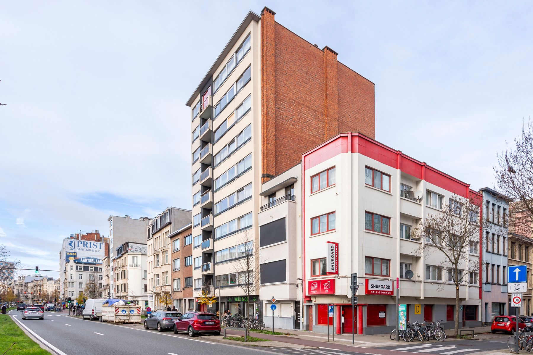 Interessante opbrengsteigendom op toplocatie foto {{pictureIndex}}