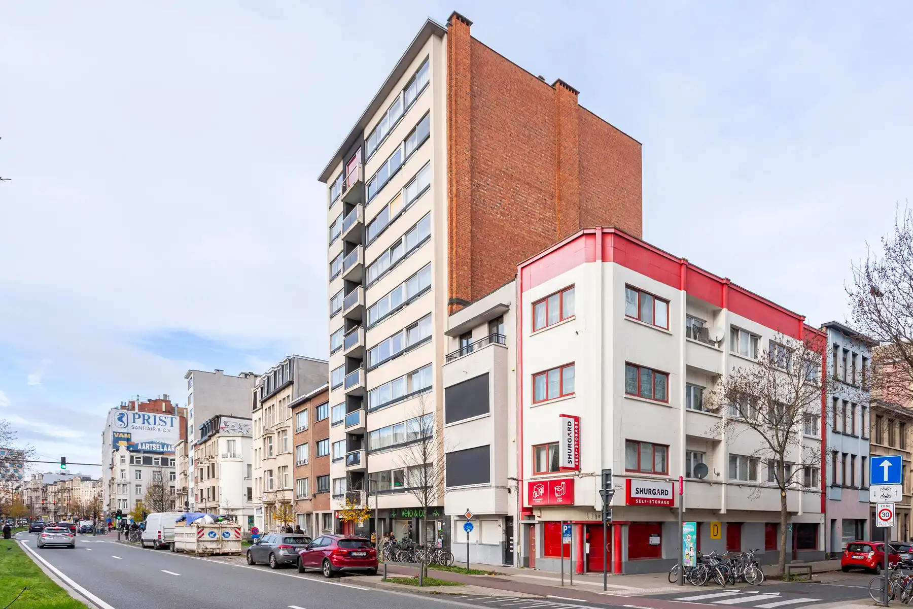 Interessante opbrengsteigendom op toplocatie foto {{pictureIndex}}