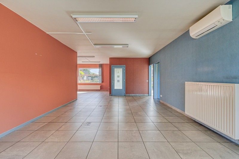Polyvalente kantoorruimte met 3 slaapkamer appartement TE KOOP in Tielt! foto 8