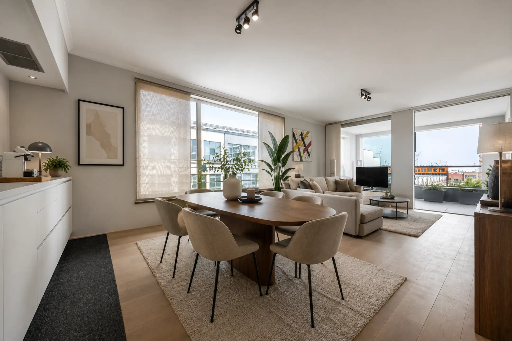 Stijlvol appartement met terras aan het Eilandje foto 6