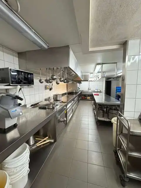 Knokke - Van Bunnenplein - Ruim en instapklaar Handelspand te koop in Knokke foto 12