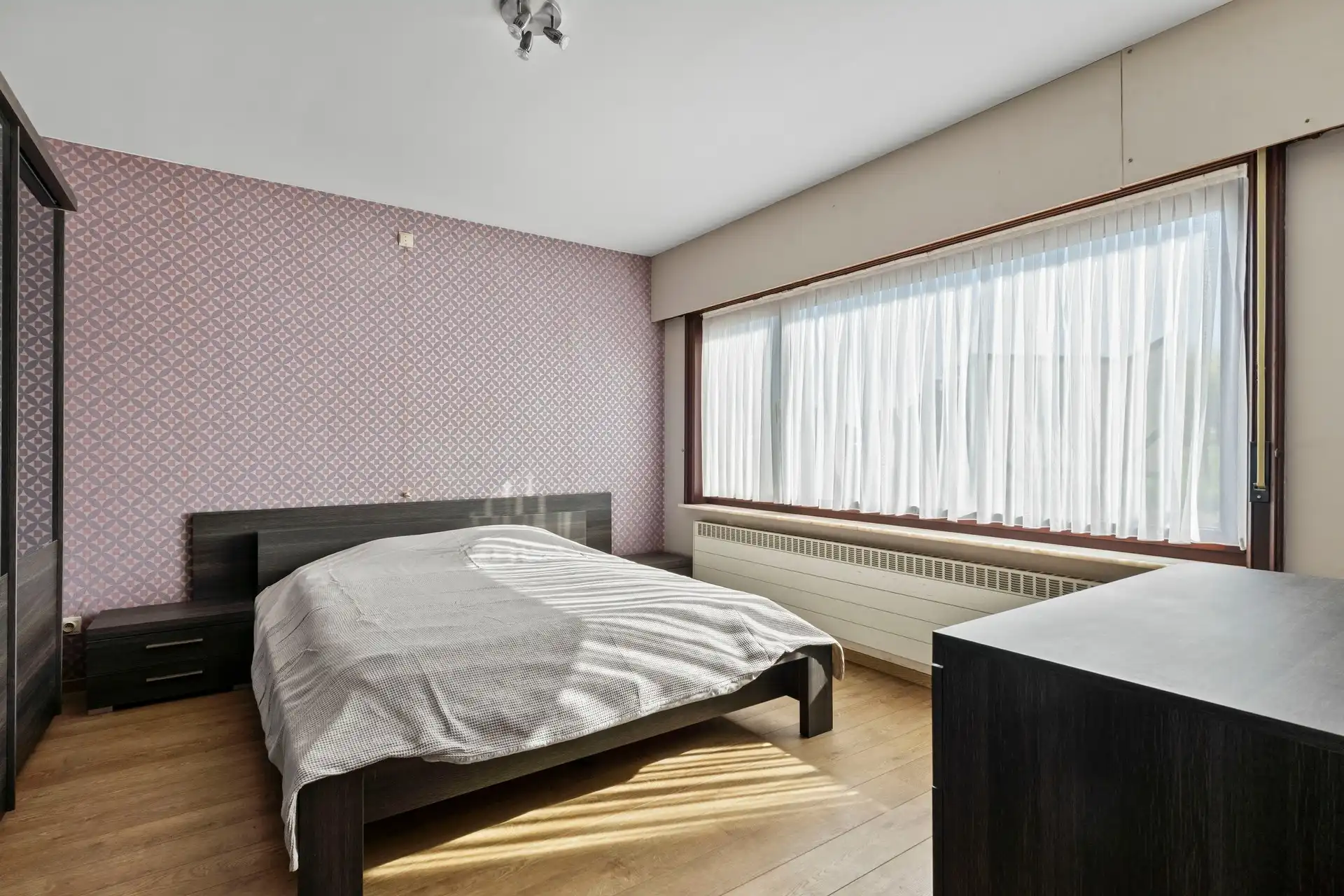 Zeer ruime bungalow met grote zolder, op een perceel van 520 m² met 2 garages, in een rustige straat nabij centrum Hamme foto 12