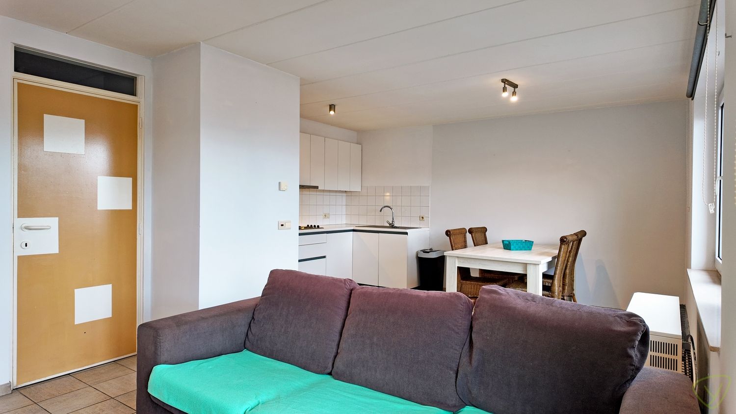 Instapklaar éénslaapkamerappartement met sterk investeringspotentieel in Eeklo foto 3