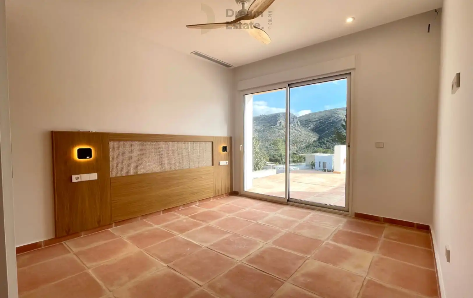 Luxe Ibiza-Style Villa met Panoramisch Bergzicht foto 31