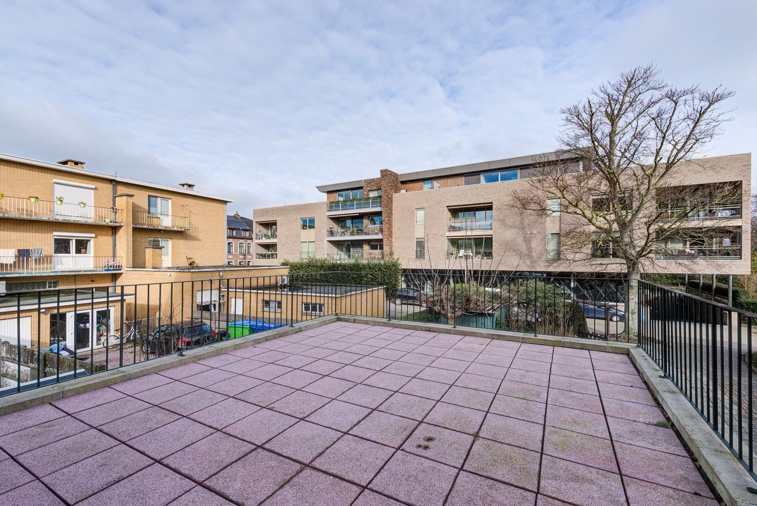 VERZORGD APPARTEMENT MET 3 SLAAPKAMERS, RUIM TERRAS EN AUTOSTAANPLAATS NABIJ HET CENTRUM VAN BILZEN foto 15