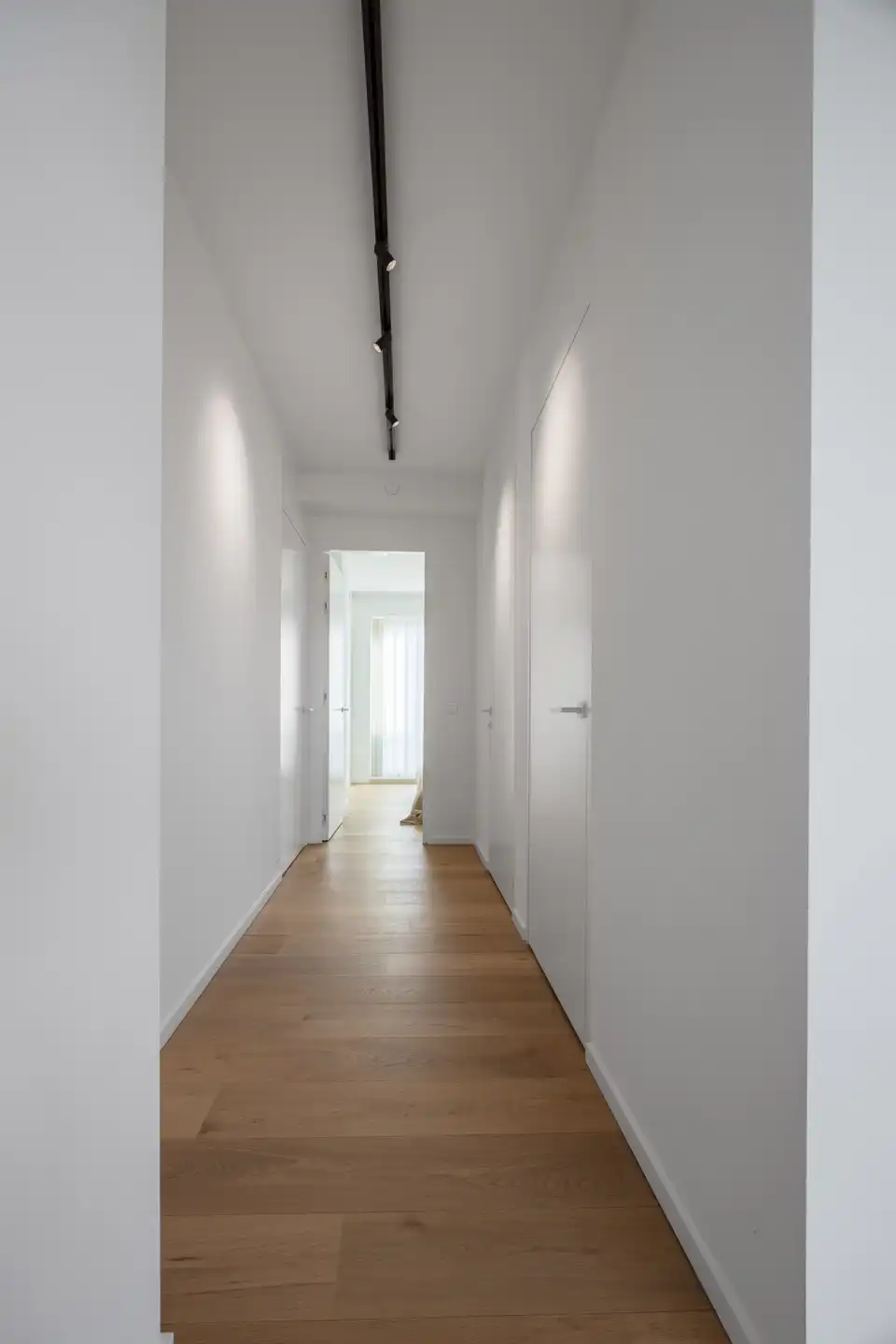 Stijlvol penthouse met panoramisch zicht op stad en haven foto 24