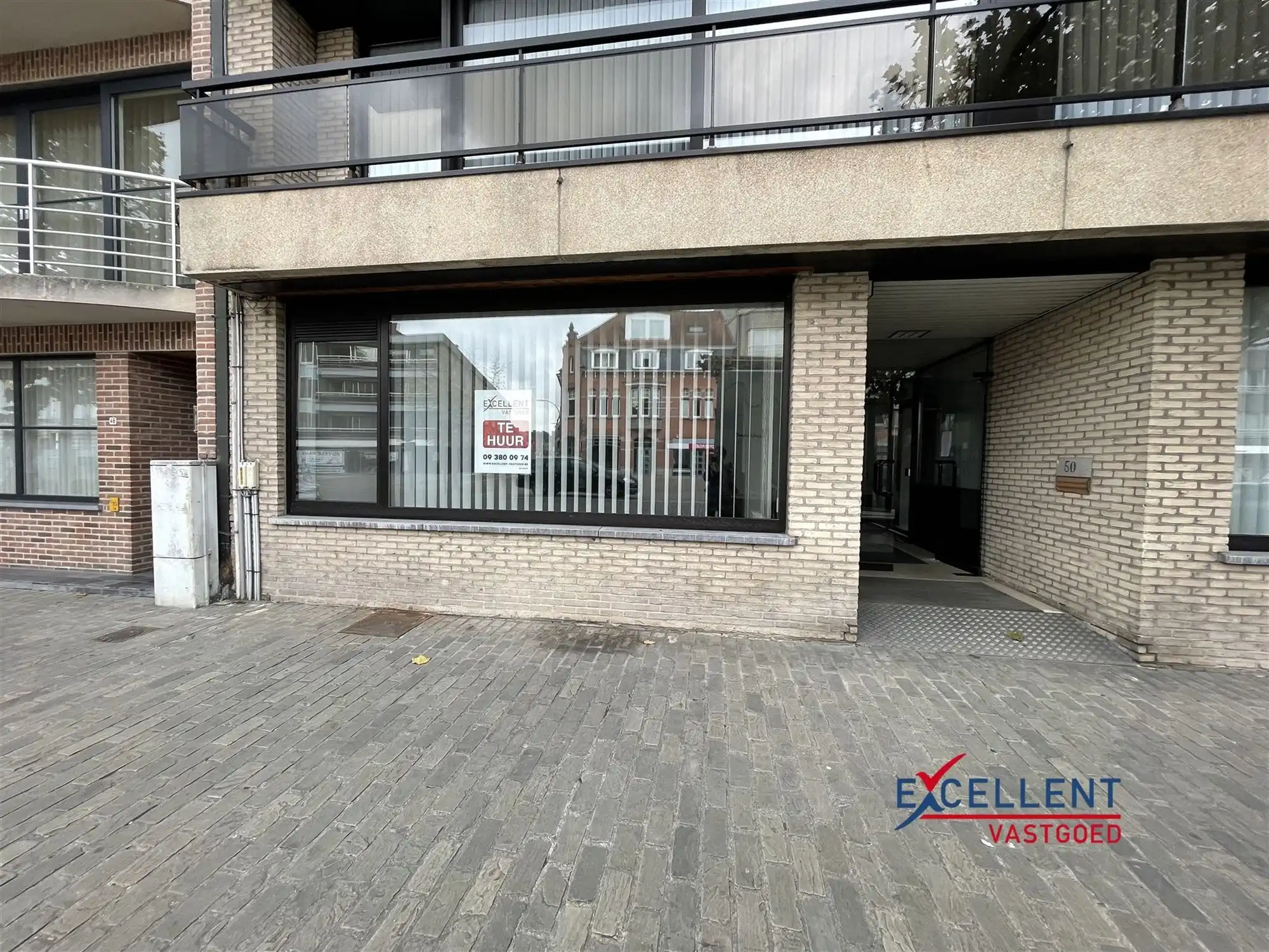 Commerciële handelsruimte te huur op toplocatie in het centrum van Deinze foto 5