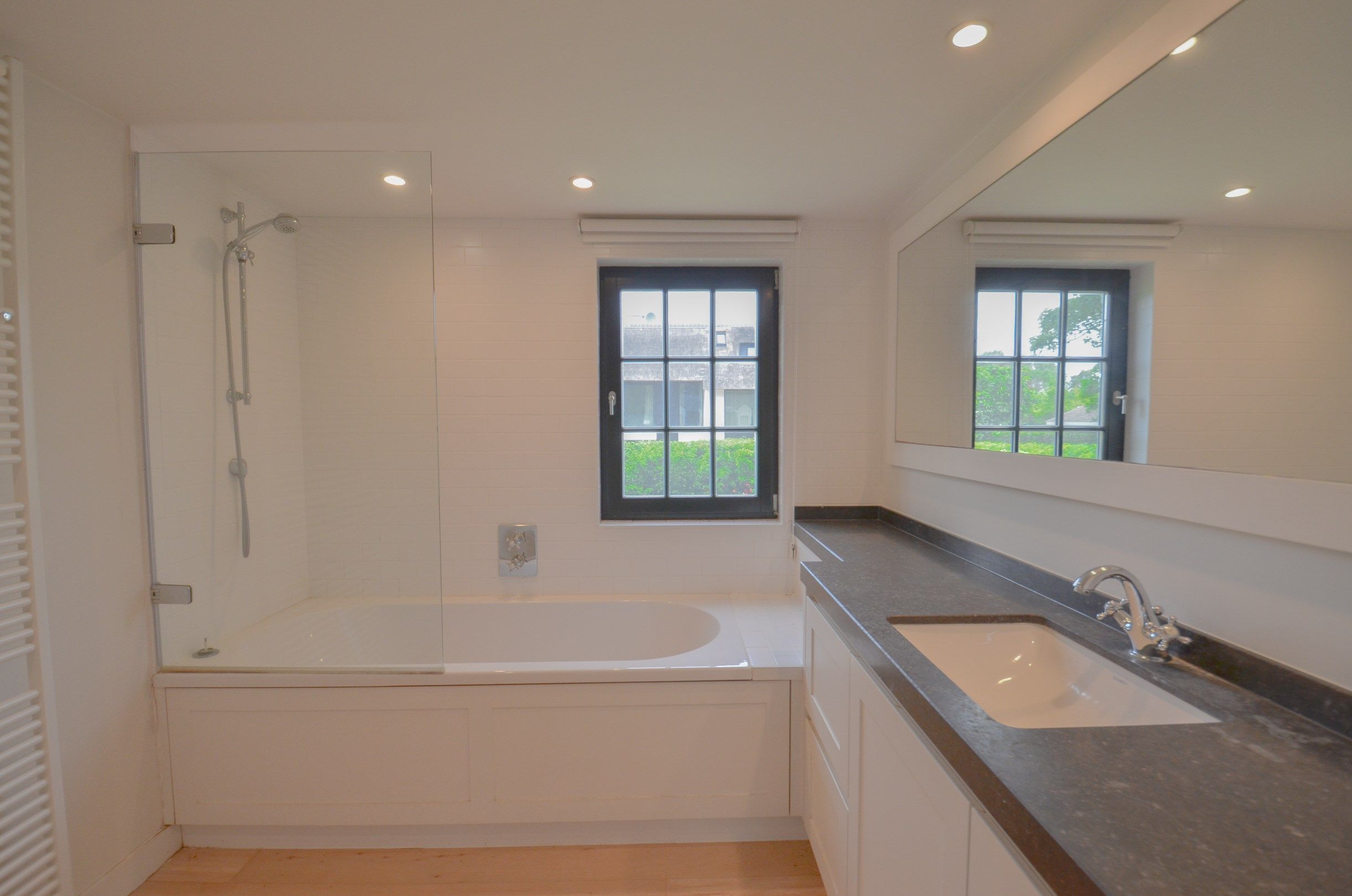 Exclusieve villa ,rustig gelegen op een perceel van 1628 m² nabij de Royal Zoute Tennis Club. foto 31