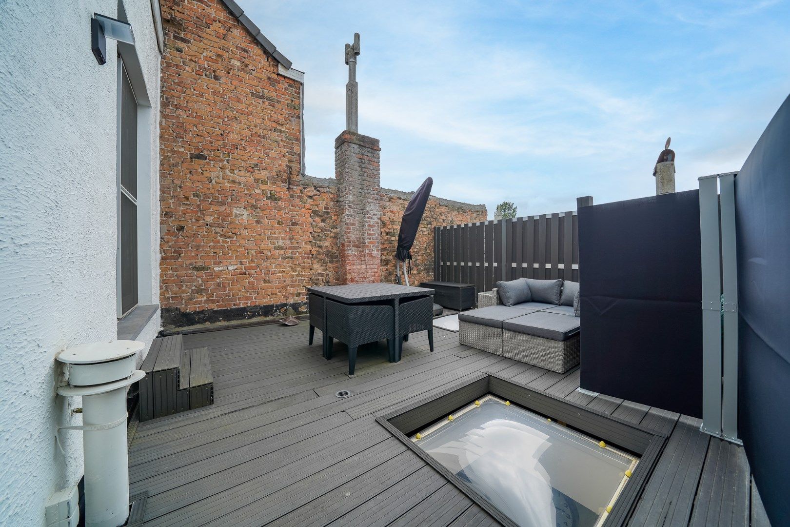 Volledig gerenoveerde woning met 3 slaapkamers, 2 badkamers en ruim dakterras foto 9