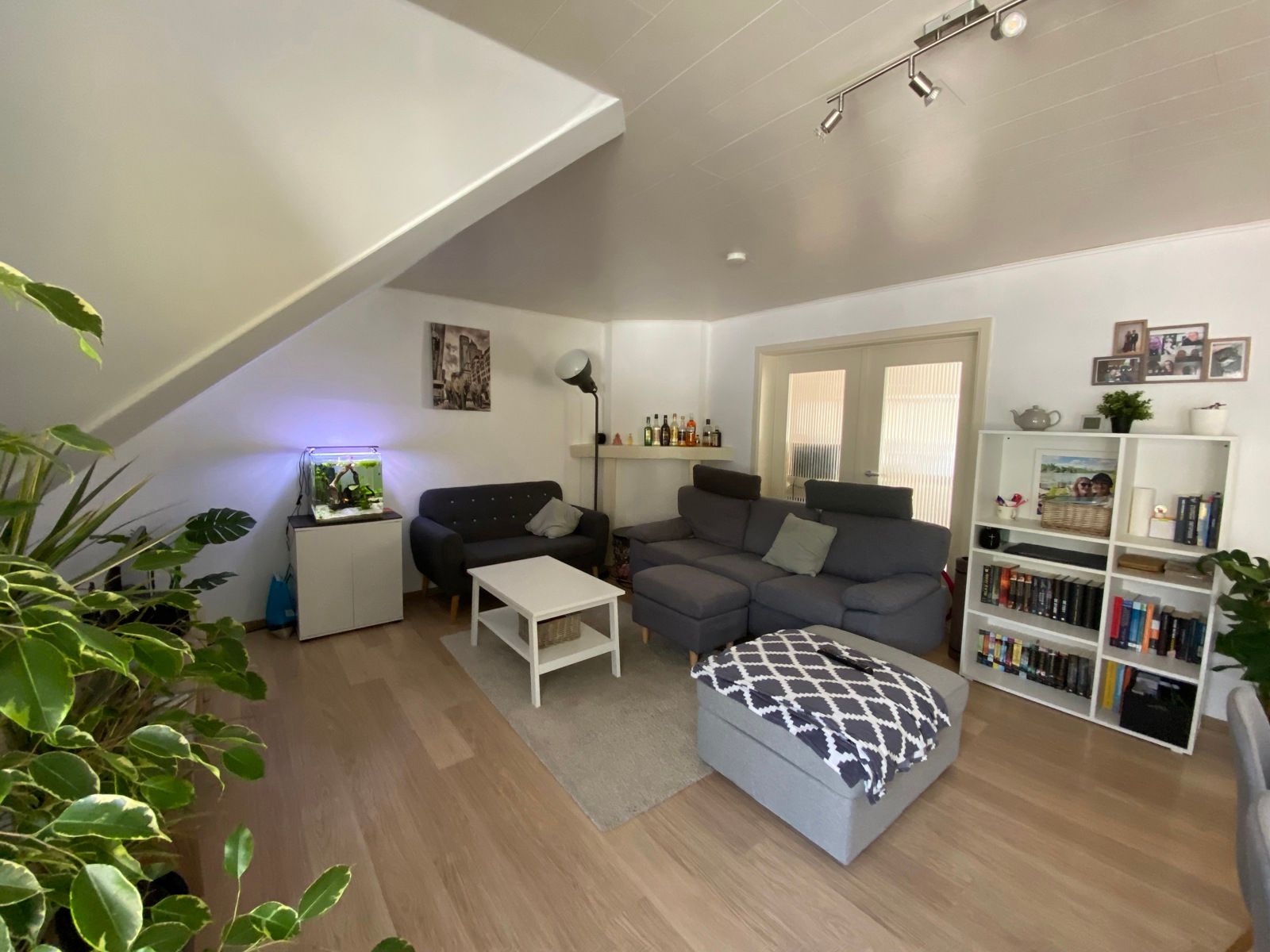 Opbrengsteigendom 2 appartementen en 2 commerciële ruimtes foto 5
